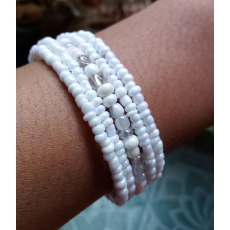 Bracelet femme fin en perles blanches