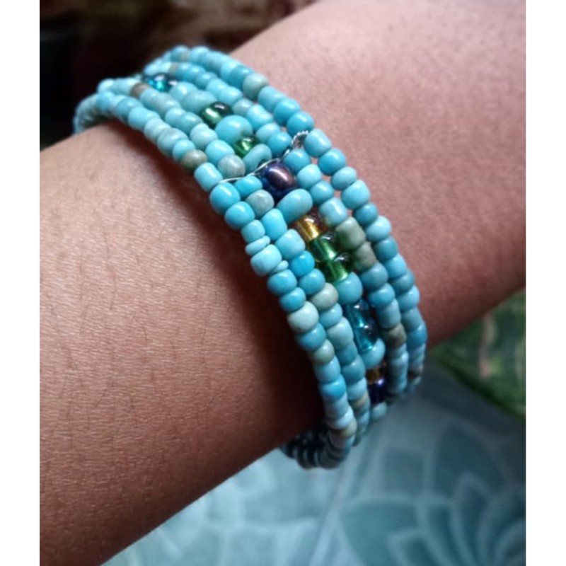 Bracelet femme fin en perles bleues turquoises