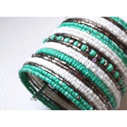 Bracelet femme manchette perles vert blanc argent
